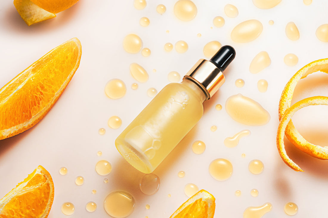 Vitamine C et Curcuma : des alliés contre l'hyperpigmentation et l'acné